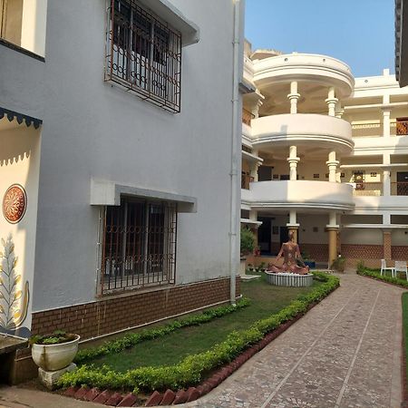 Hotel Kolam Shānti Niketan Zewnętrze zdjęcie
