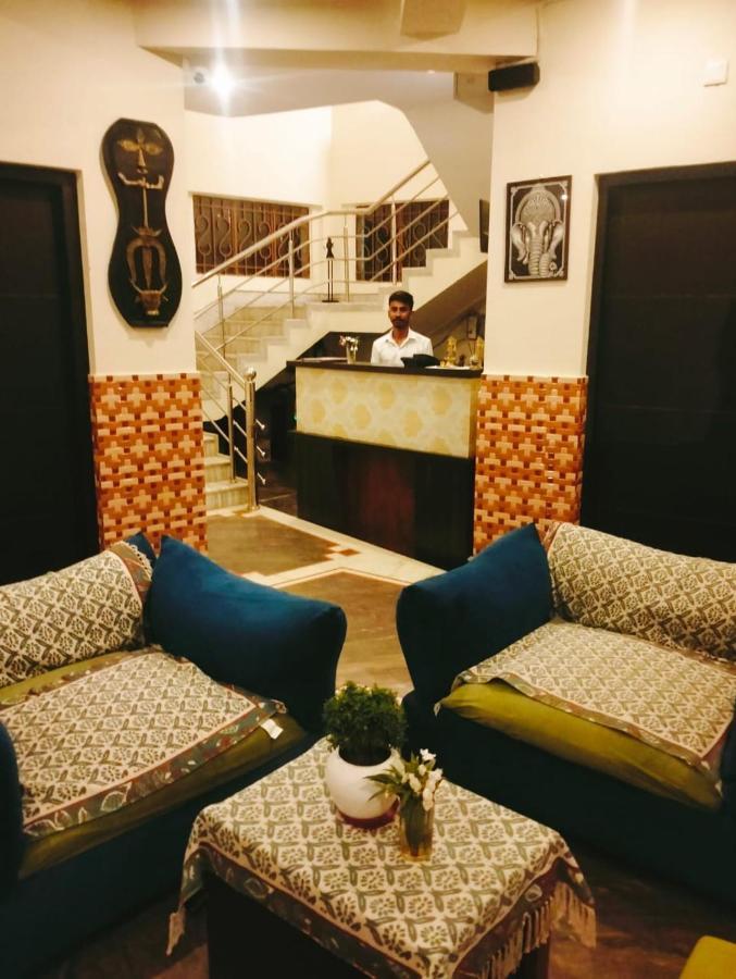 Hotel Kolam Shānti Niketan Zewnętrze zdjęcie